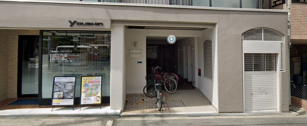 ユニハイム松屋町のエントランス