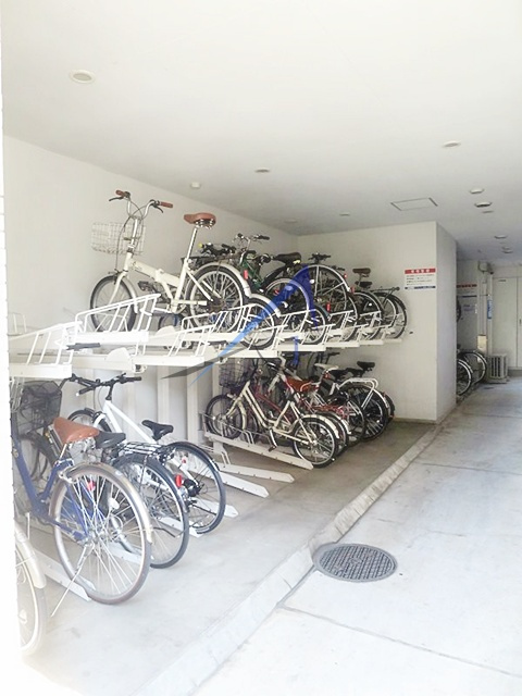 ダイナシティ西新宿 のその他共用部分|駐輪場です。