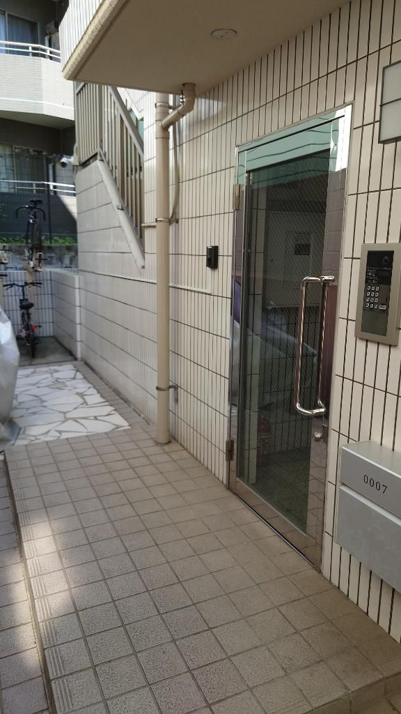 セントフランシス東山のエントランス