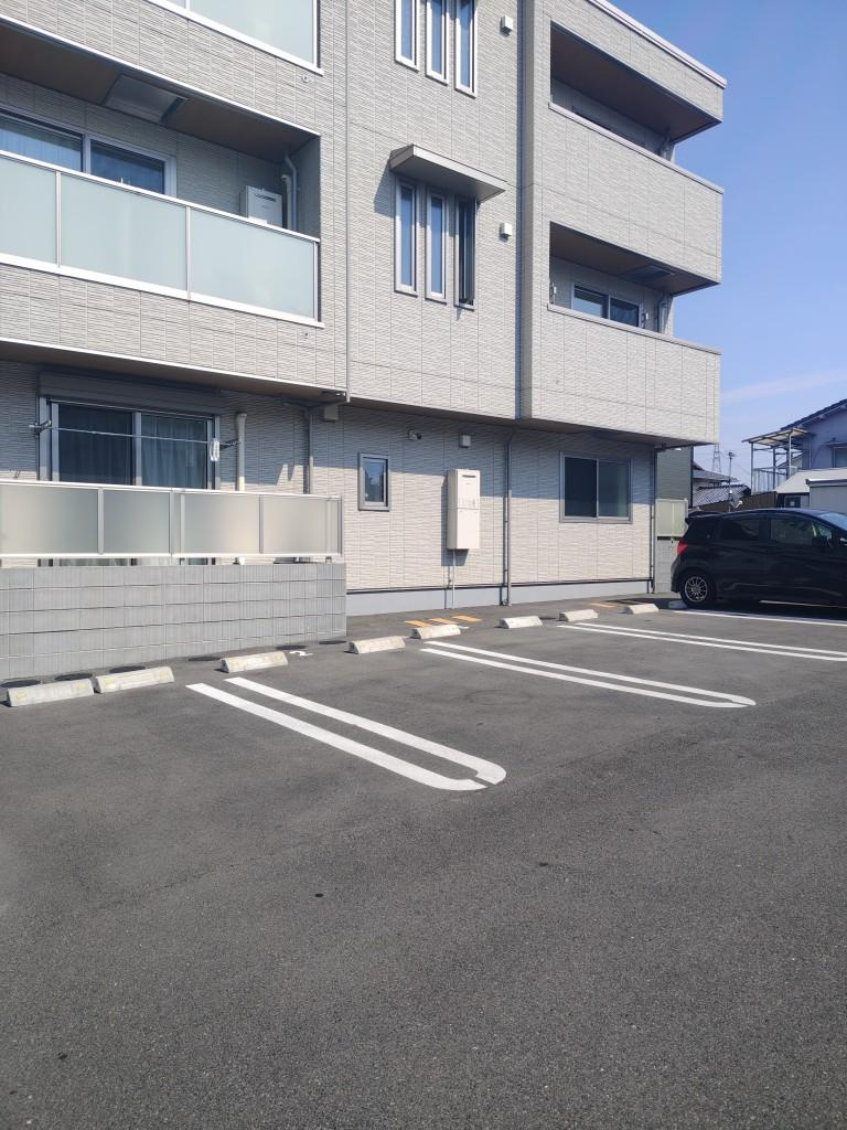 シャーメゾンGrand七日市（シャーメゾン・グラン七日市）の駐車場