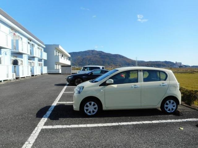シティハイツ北条の駐車場|車をお持ちの方に嬉しい駐車場付きの物件です