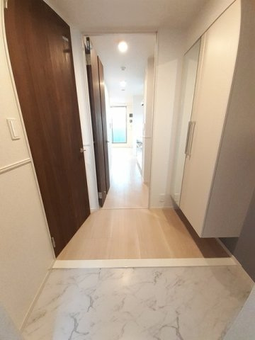 オリエンスの玄関