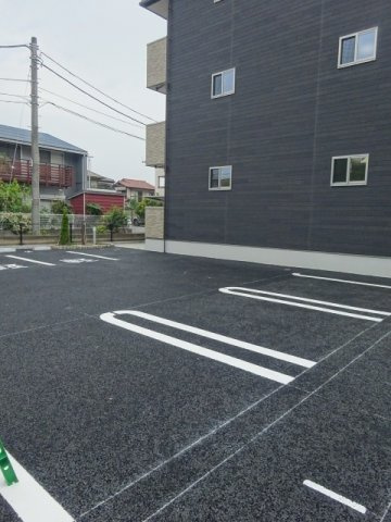 クレール　パルの駐車場