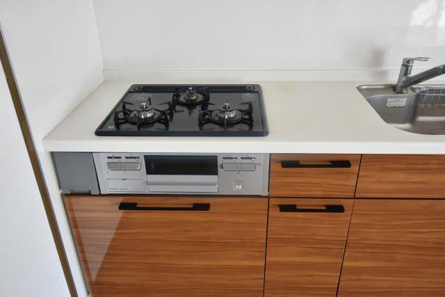 西宮市小松西町１丁目の賃貸マンションのキッチン