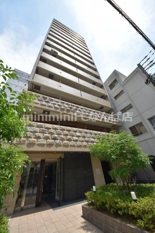 大阪市西区西本町１丁目の賃貸マンションの外観