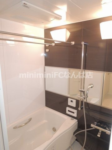 大阪市西区西本町１丁目の賃貸マンションの浴室|参考写真