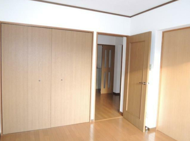 川崎市多摩区菅北浦１丁目の賃貸マンションの居間・リビング