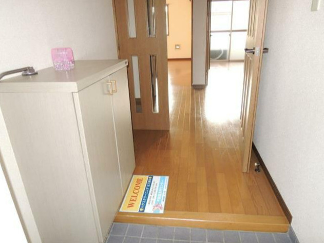 川崎市多摩区菅北浦１丁目の賃貸マンションの玄関