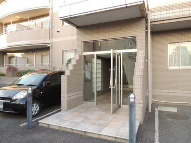 川崎市多摩区菅北浦１丁目の賃貸マンションのエントランス