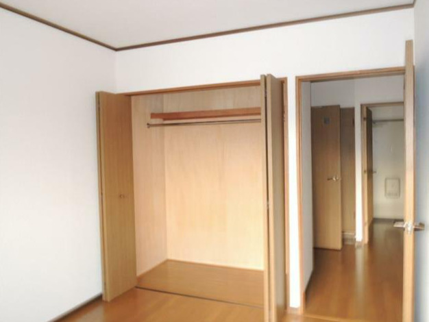 川崎市多摩区菅北浦１丁目の賃貸マンションの収納