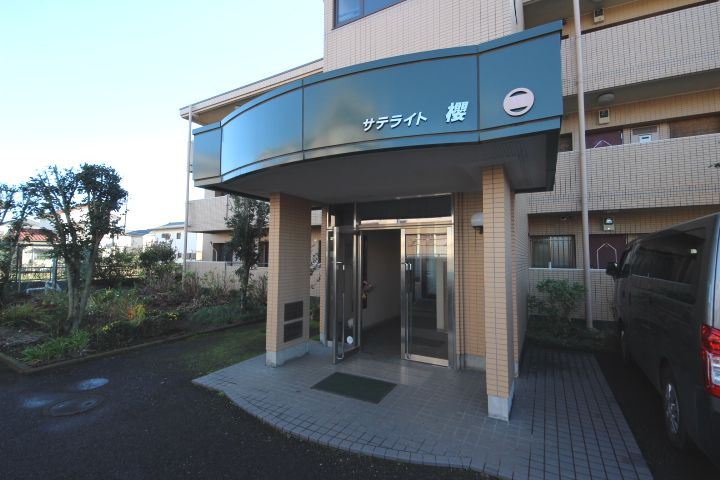 サテライト櫻のエントランス|落ち着いたエントランスです