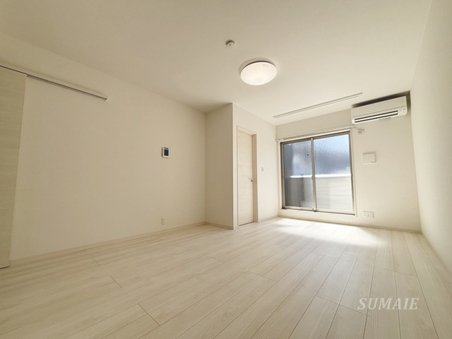 アムール HORINOUCHI　Ⅱの居間・リビング|リビング明るいです。
