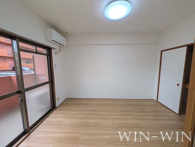 フリーダムコート 弐番館の寝室