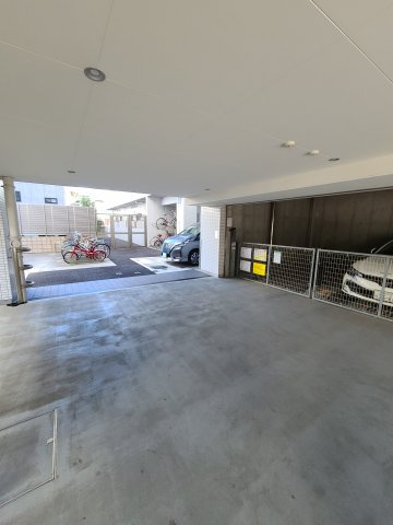 パティーナ住吉の駐車場