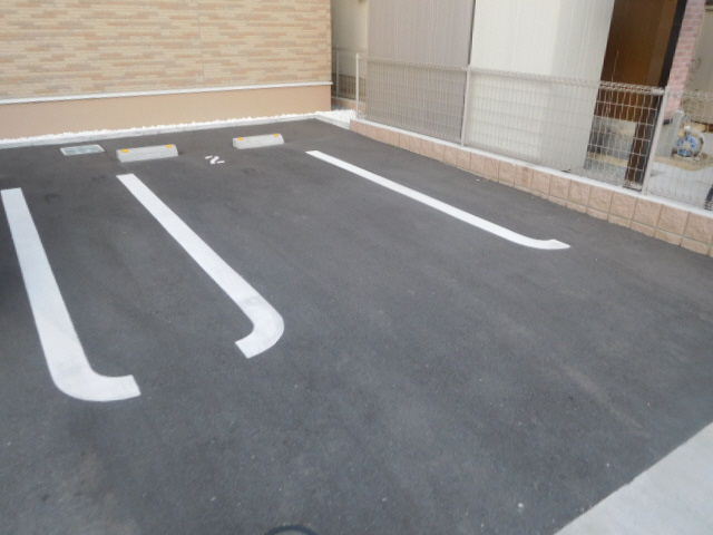 スプリング　ブリーズの駐車場