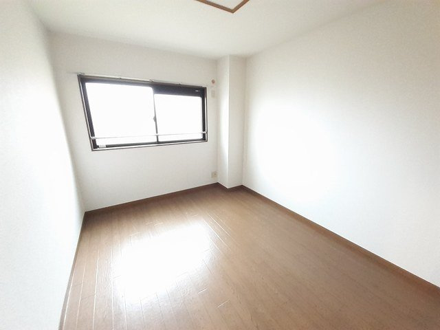 グランメゾンキャトリアの洋室|個人の部屋や寝室として使える洋室です