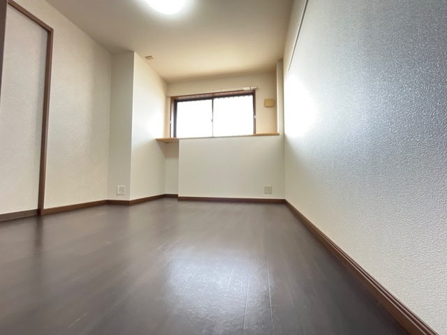 カトレアの洋室