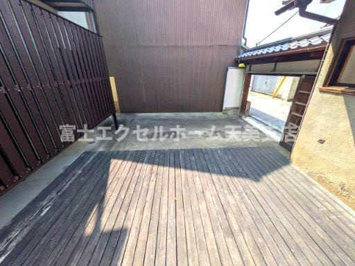 寺内町貸店舗事務所の駐車場