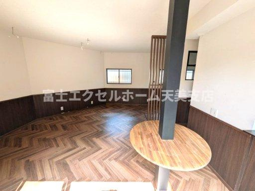 寺内町貸店舗事務所の内装