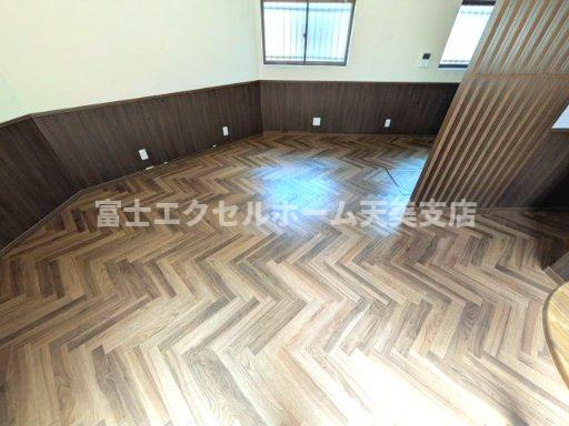 寺内町貸店舗事務所の内装