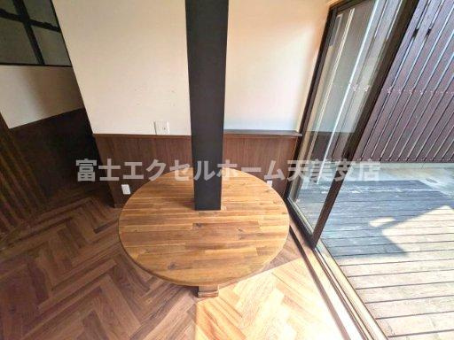寺内町貸店舗事務所の内装