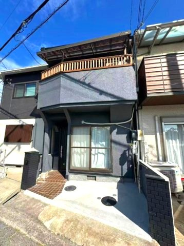 翠ヶ丘町の外観|JR線芦屋駅・阪神線打出駅が徒歩圏。将来のお子様の通学も視野に入れると各方面アクセスがいい住居は日々の生活を助けてくれますね。

