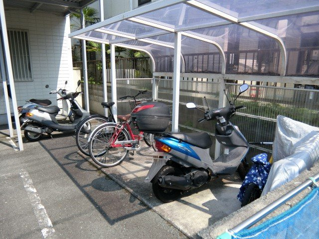 メゾンクレールの周辺
