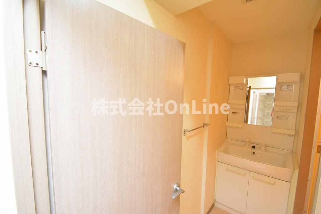 東大阪市西石切町１丁目の賃貸マンションの洗面所