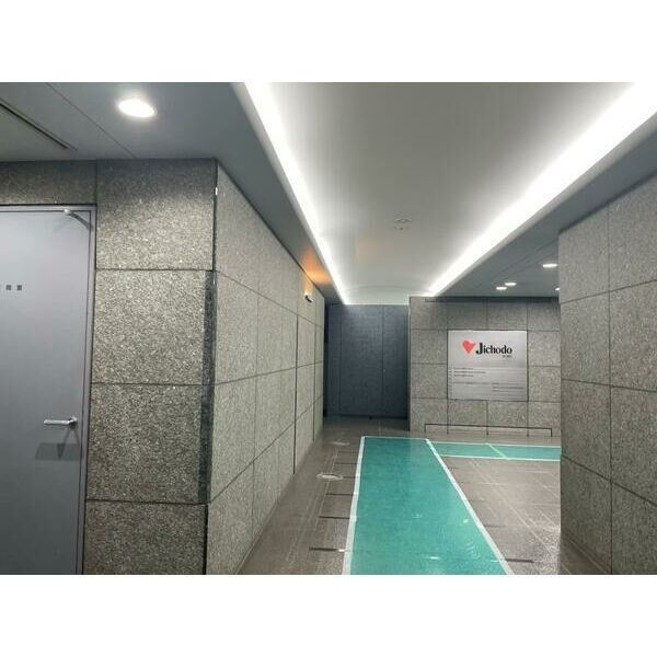 大阪市中央区南船場２丁目の事務所の内装|明るい色調の室内です