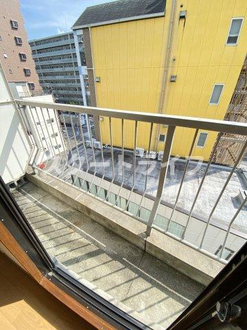 大阪市淀川区西中島１丁目の賃貸マンションのバルコニー
