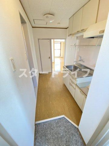 大阪市淀川区西中島１丁目の賃貸マンションの玄関