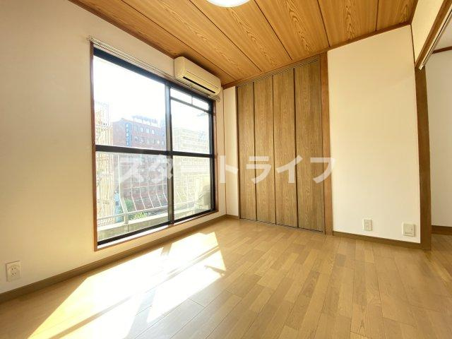 大阪市淀川区西中島１丁目の賃貸マンションの居間・リビング