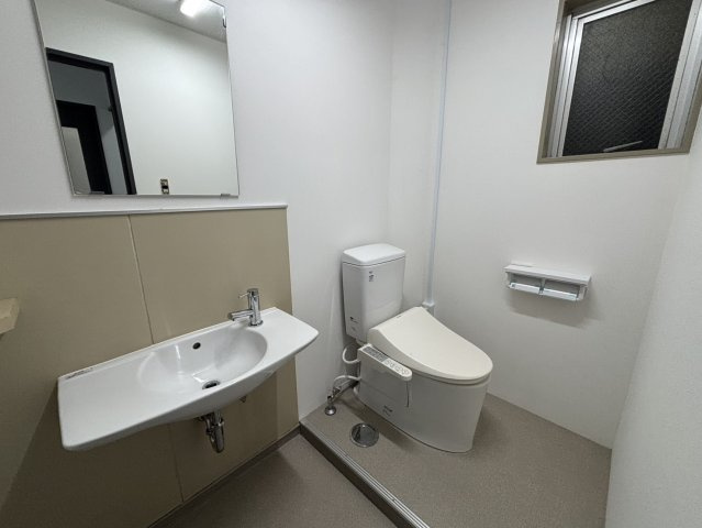 船場エースビルのトイレ|コンパクトで使いやすいトイレです