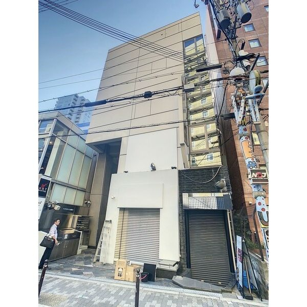 大阪市中央区西心斎橋１丁目の店舗一部