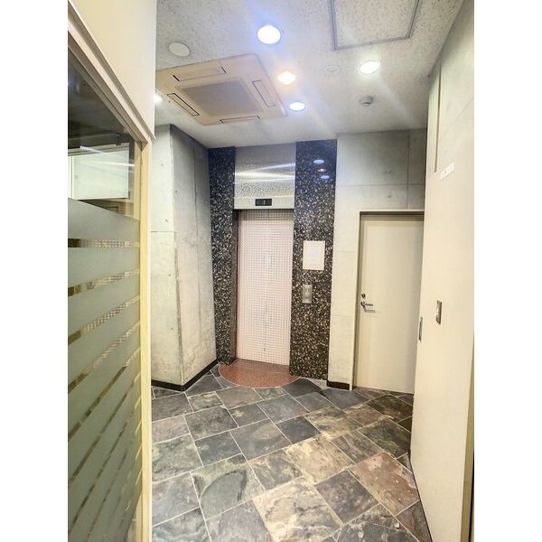 大阪市中央区西心斎橋１丁目の店舗一部のその他