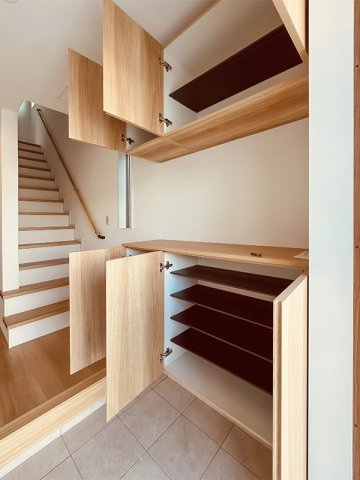 氷室町２　貸家の収納|シューズボックス