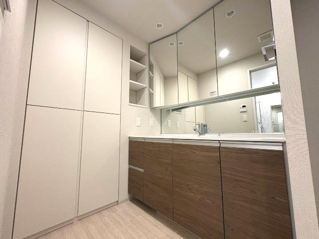 ブランズシティ千里古江台の洗面所|脱衣スペースもあります