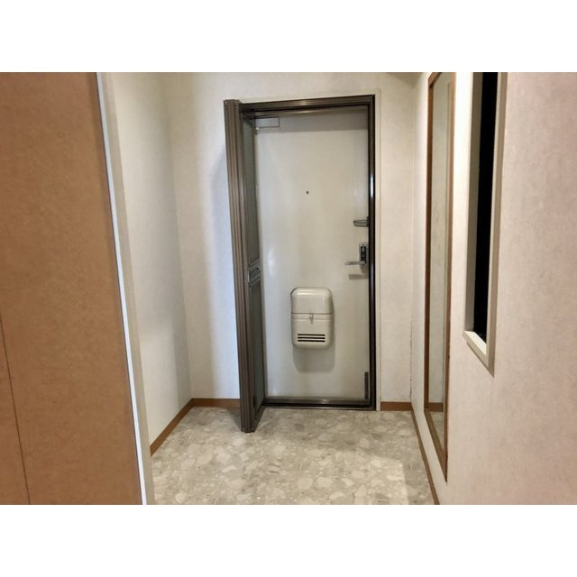 ドミール千里の玄関|ゆったりとした玄関です