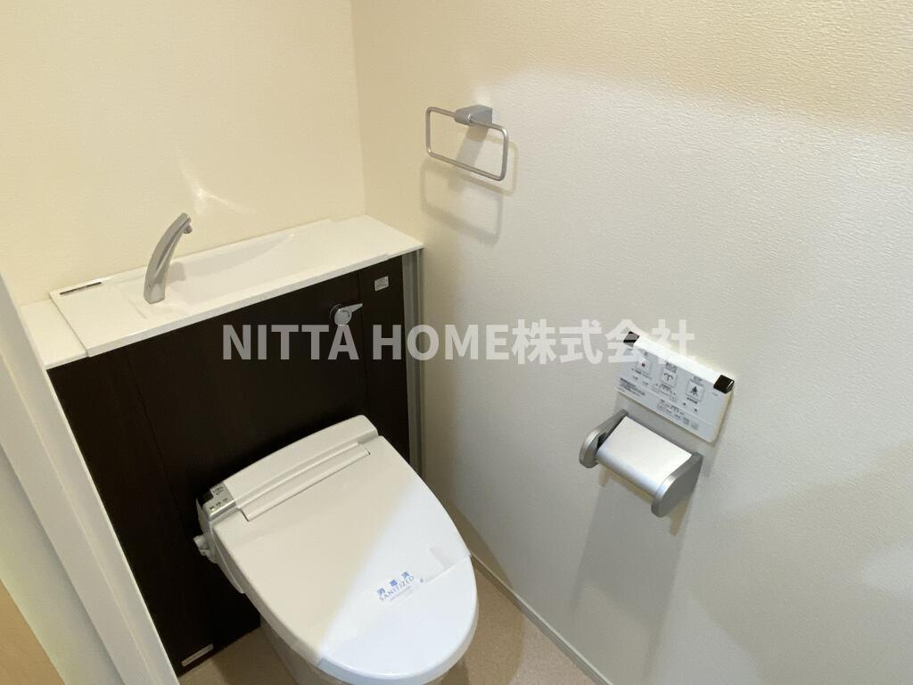 レジーナ 倉梯のトイレ|お洒落なタンクレスのトイレです◇
