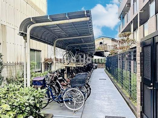 ライオンズマンション一之江壱番館の駐輪場|【自転車置き場】最新の空き状況や費用などの詳細は担当スタッフまでお問い合わせください。