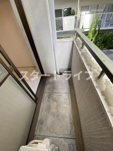 大阪市淀川区東三国５丁目の賃貸マンションのバルコニー