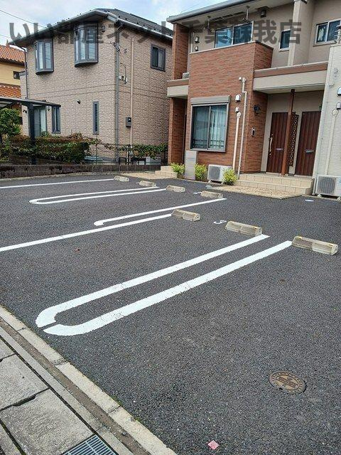クラージュの駐車場|カースペースがあります