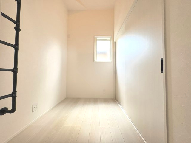 向日市上植野町馬立の洋室|ロフトは計2箇所ございます。