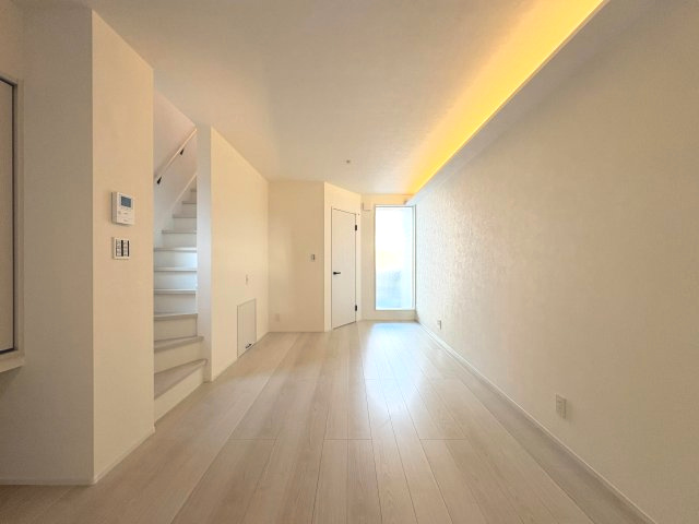 向日市上植野町馬立の居間・リビング|ナチュラルカラーでまとめたLDK。
お好みの家具を合わせて、コーディネートをお楽しみいただけます！