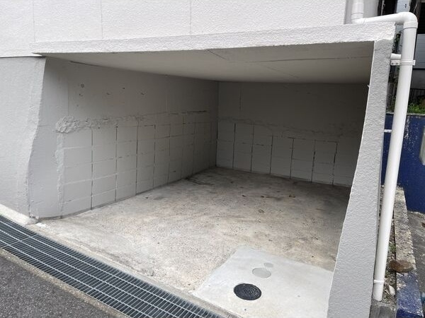 長久手市片平戸建ての駐車場