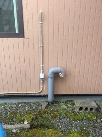 【益浦4】バス停徒歩3分×2006年1階フルリフォーム済快適4LDK戸建！のその他|寒冷地に欠かせない外気を取り込む給気管。すっきりと設置。