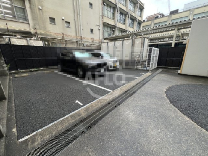 シャルマン新大阪の駐車場|駐車場