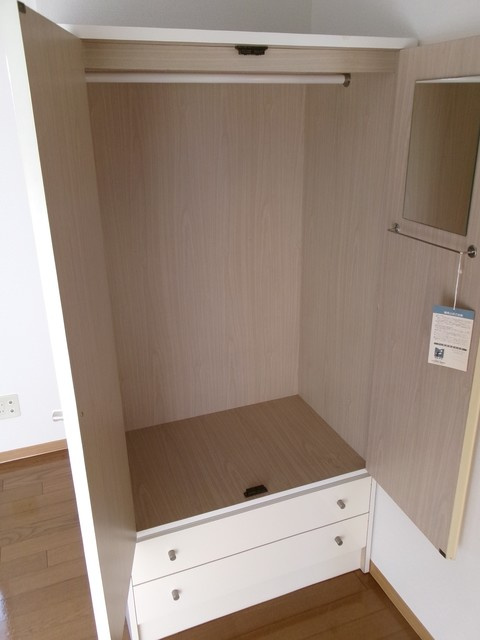 サンライズの収納|同タイプ他住戸の写真です（左右反転タイプ）