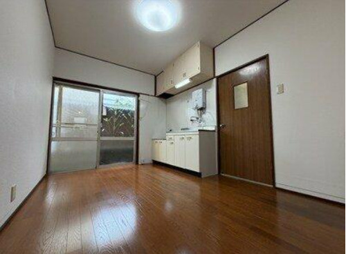 西岡戸建の居間・リビング