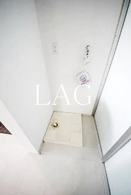 【設備】 | The Tokyo North Residence | 室内洗濯機置き場です。